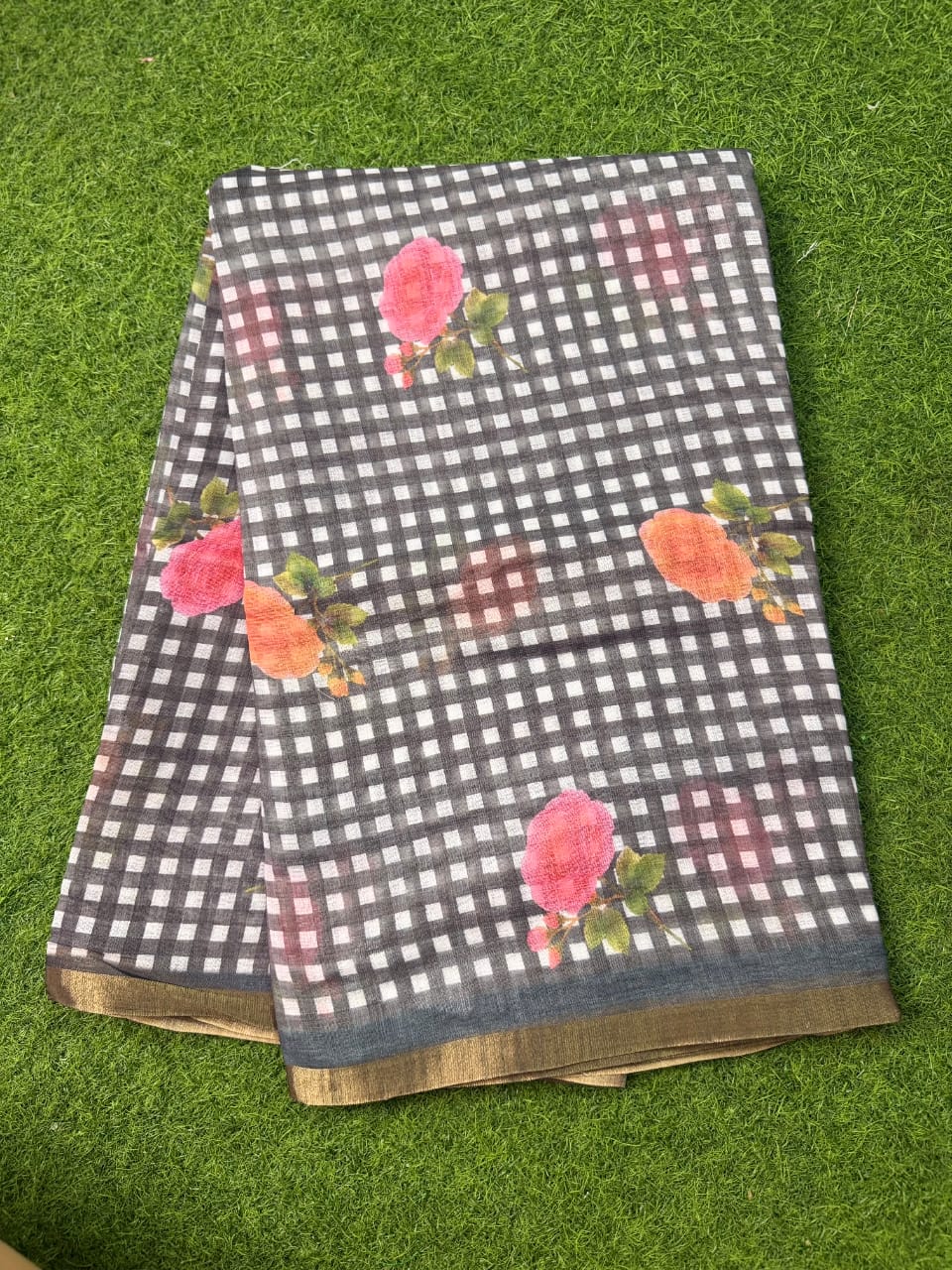 checked Lenin Saree