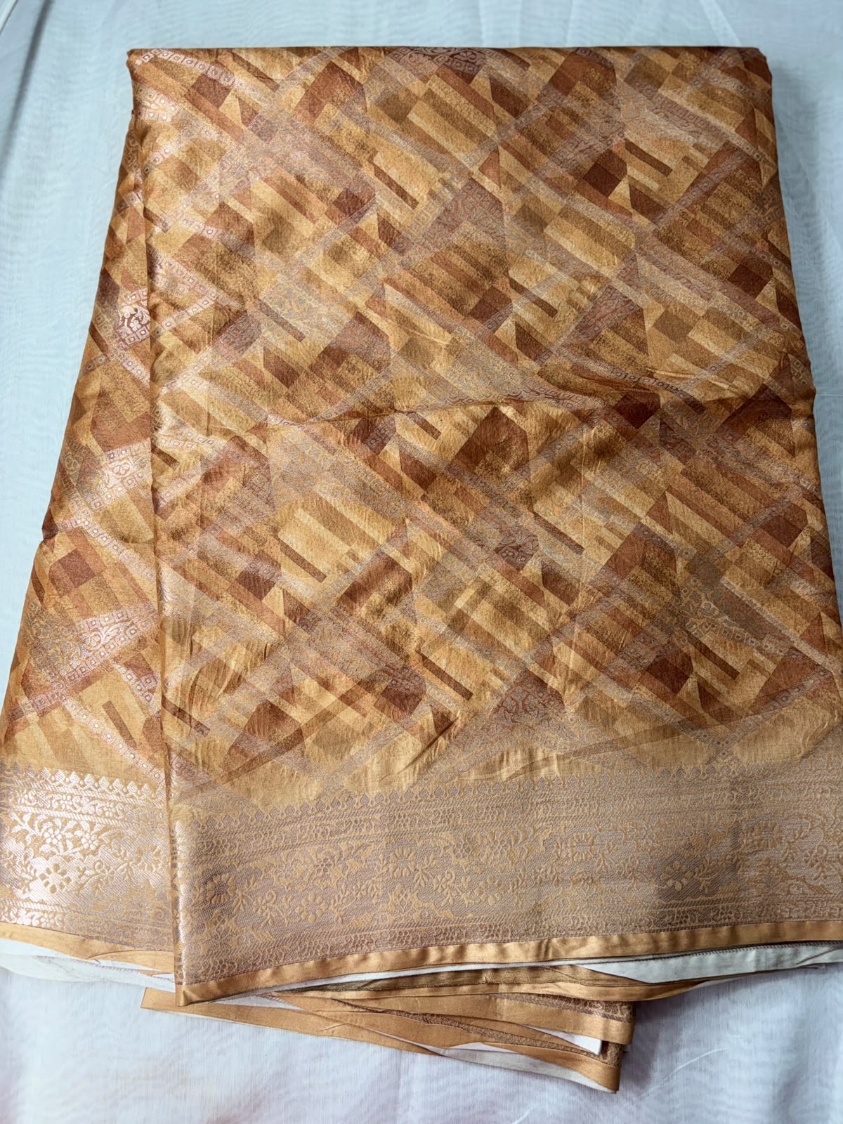 Semi Tussar